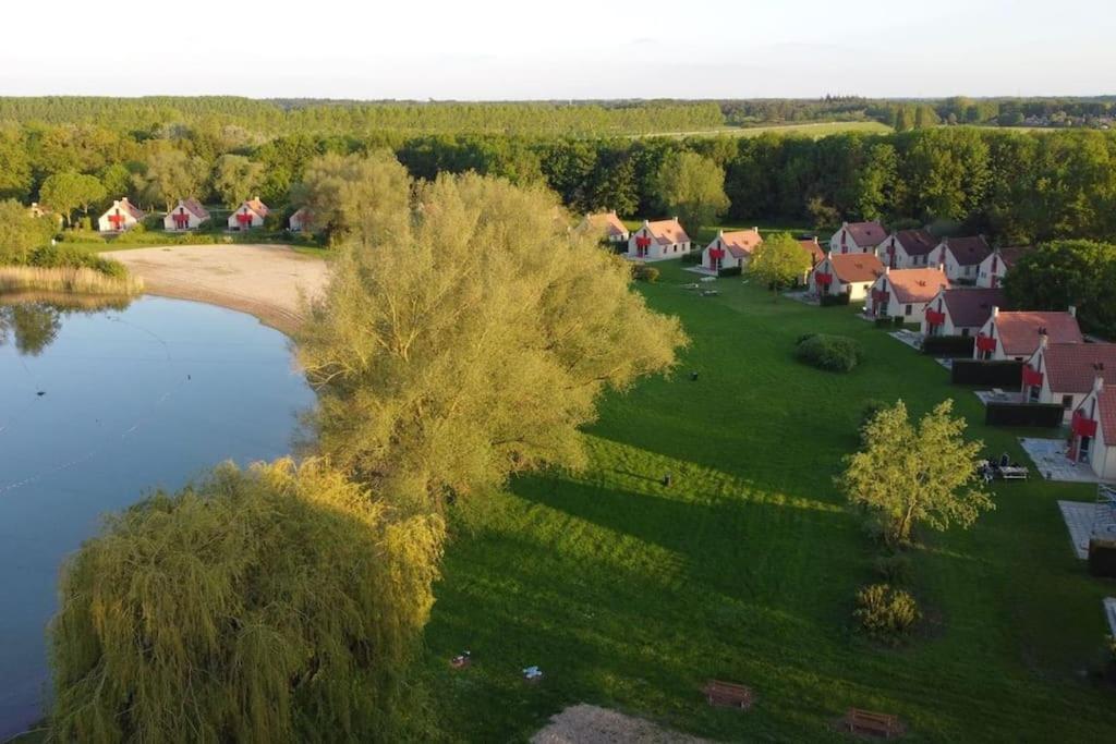 Vakantiehuis Aan Het Water -Incl Laadpaal- Ewijk ภายนอก รูปภาพ