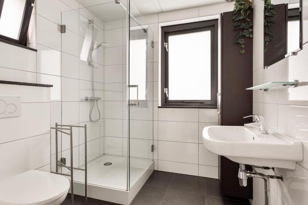 Vakantiehuis Aan Het Water -Incl Laadpaal- Ewijk ภายนอก รูปภาพ